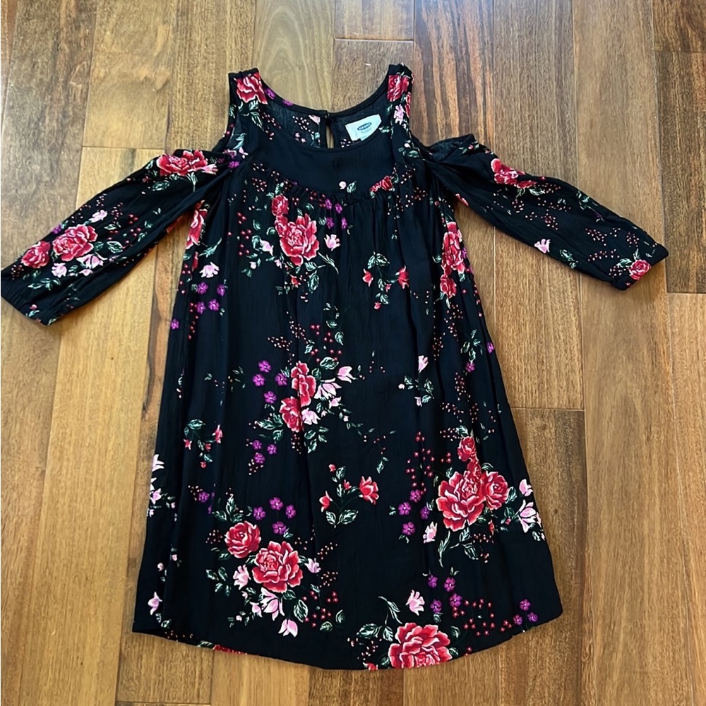 Old Navy size M (8) cold shoulder dress